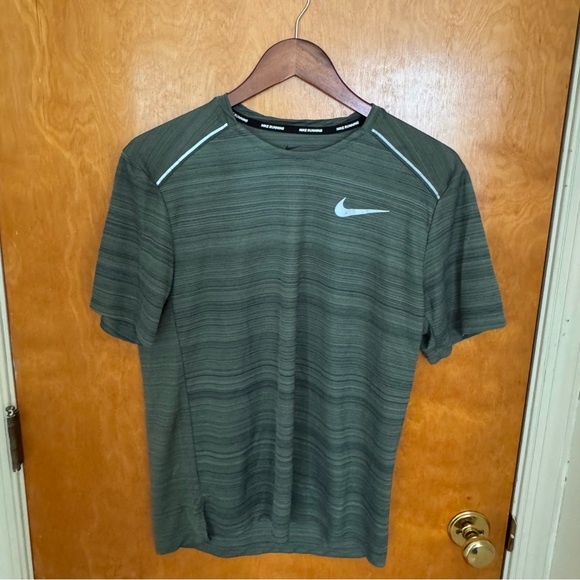 Nike Dri-FIT Green Performance Tee - Picture 1 of 3